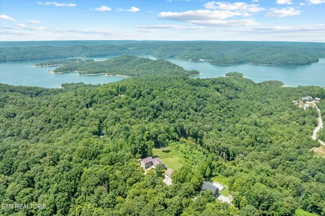 $649,000 | 7380 Lillydale Road, Byrdstown, TN 38549