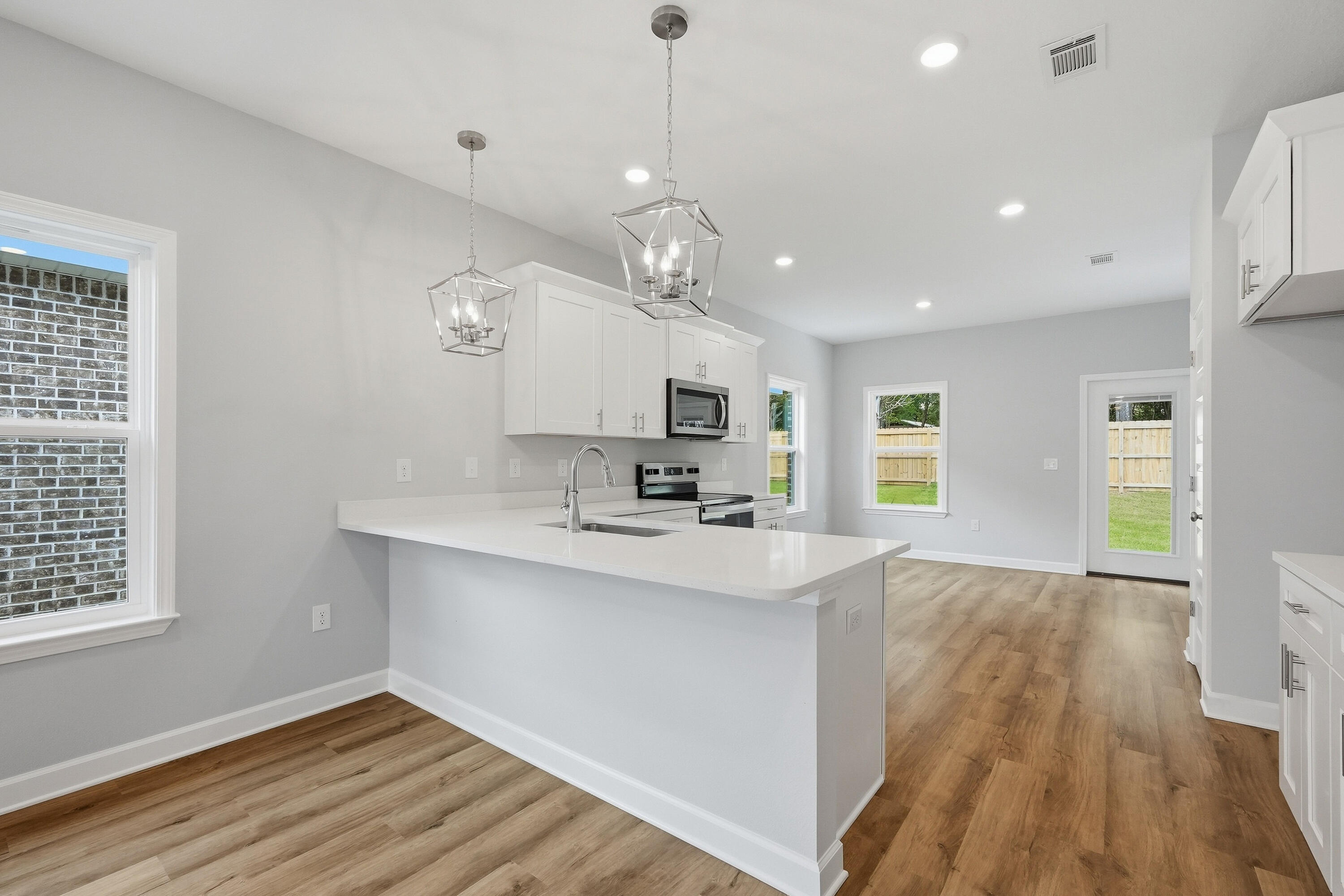 106 Horizon Way Crestview, FL 32539 - Photo 11 of 42 106 horizon way-12