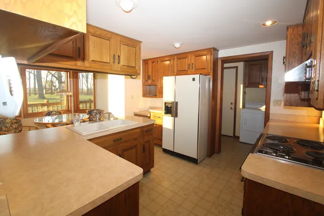 $2,750 | 24530 South Rowell Road, Elwood, IL 60421