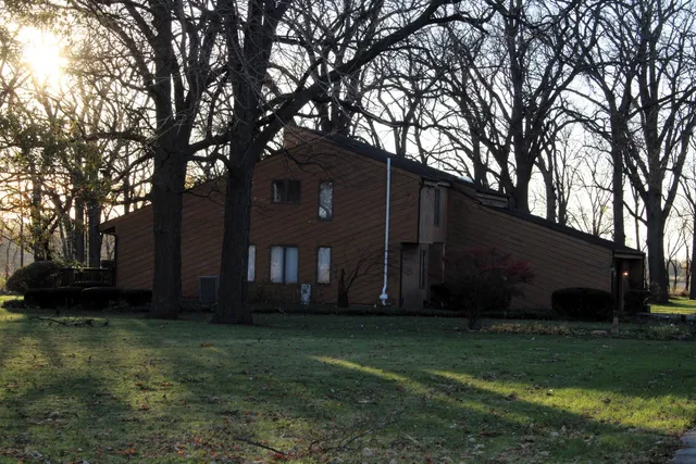 $2,750 | 24530 South Rowell Road, Elwood, IL 60421