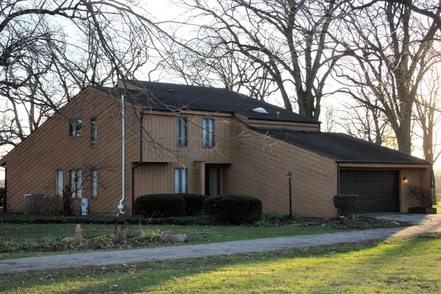 $2,750 | 24530 South Rowell Road, Elwood, IL 60421