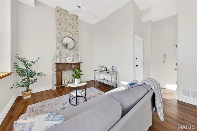 $224,500 | 1621 South 11th Street, Unit D, St. Louis, MO 63104