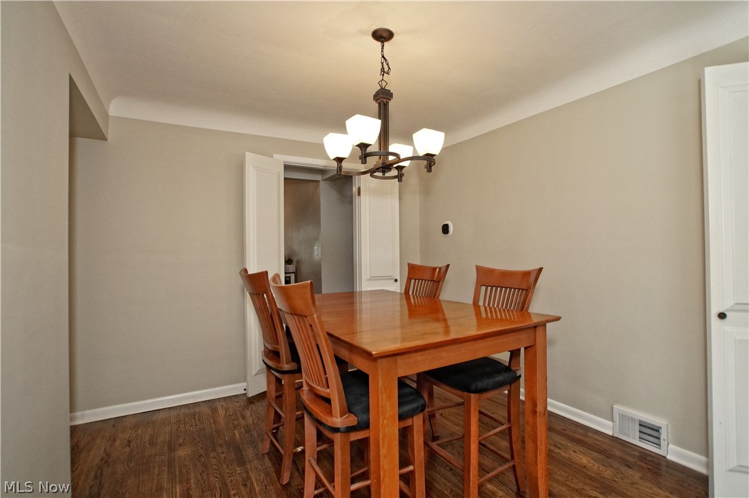 4843 North Sedgewick Road Cleveland, OH 44124 - Photo 9 of 31 Gallery Image 9