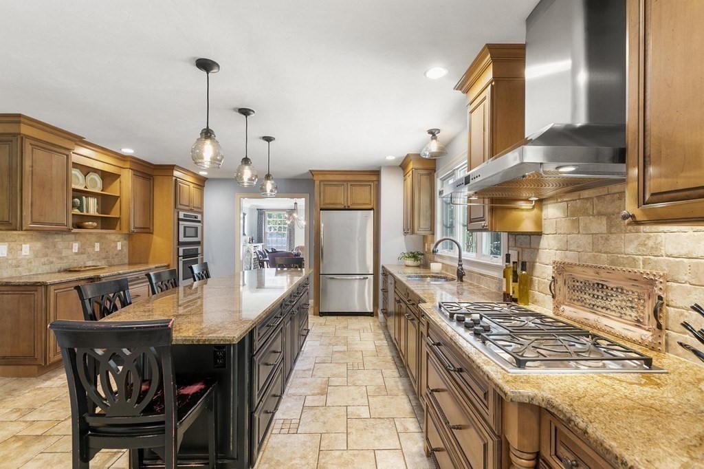 34 Longview Road Reading, MA 01867 - Photo 11 of 42 Gallery Image 11