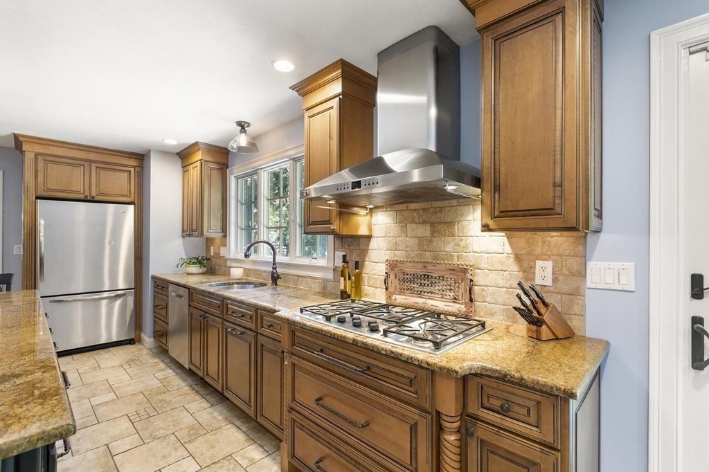 34 Longview Road Reading, MA 01867 - Photo 13 of 42 Gallery Image 13