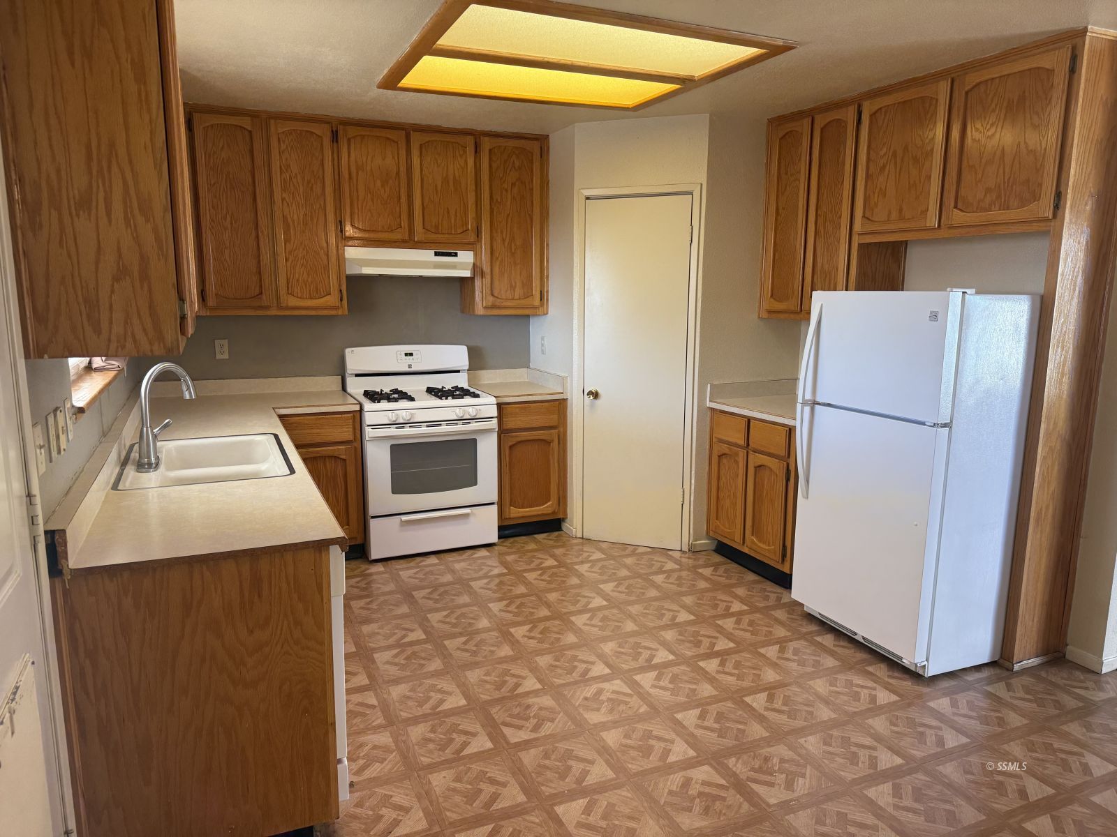 1132 Argus Avenue Ridgecrest, CA 93555 - Photo 5 of 17