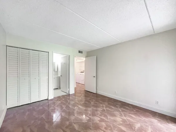 $173,900 | 604 Meadows Circle, Unit 604, Boynton Beach, FL 33436