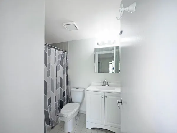 $173,900 | 604 Meadows Circle, Unit 604, Boynton Beach, FL 33436
