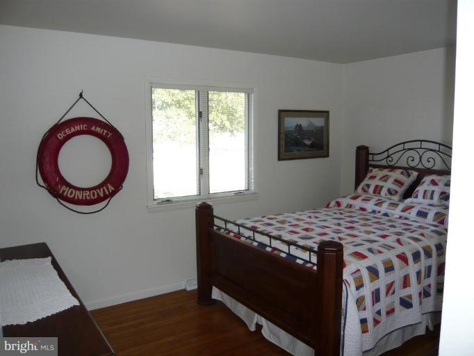 1158 River Bay Road Annapolis, MD 21409 - Photo 16 of 23 Large and comfortable second bedroom with bay view