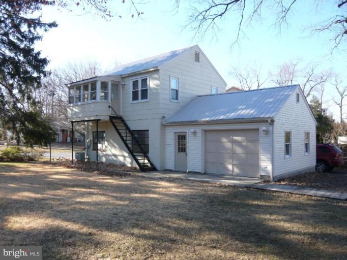 1158 River Bay Road Annapolis, MD 21409 - Photo 19 of 23 garage - side view
