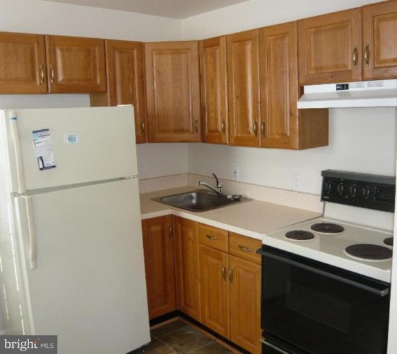 1158 River Bay Road Annapolis, MD 21409 - Photo 21 of 23 Guest quarters galley kitchen