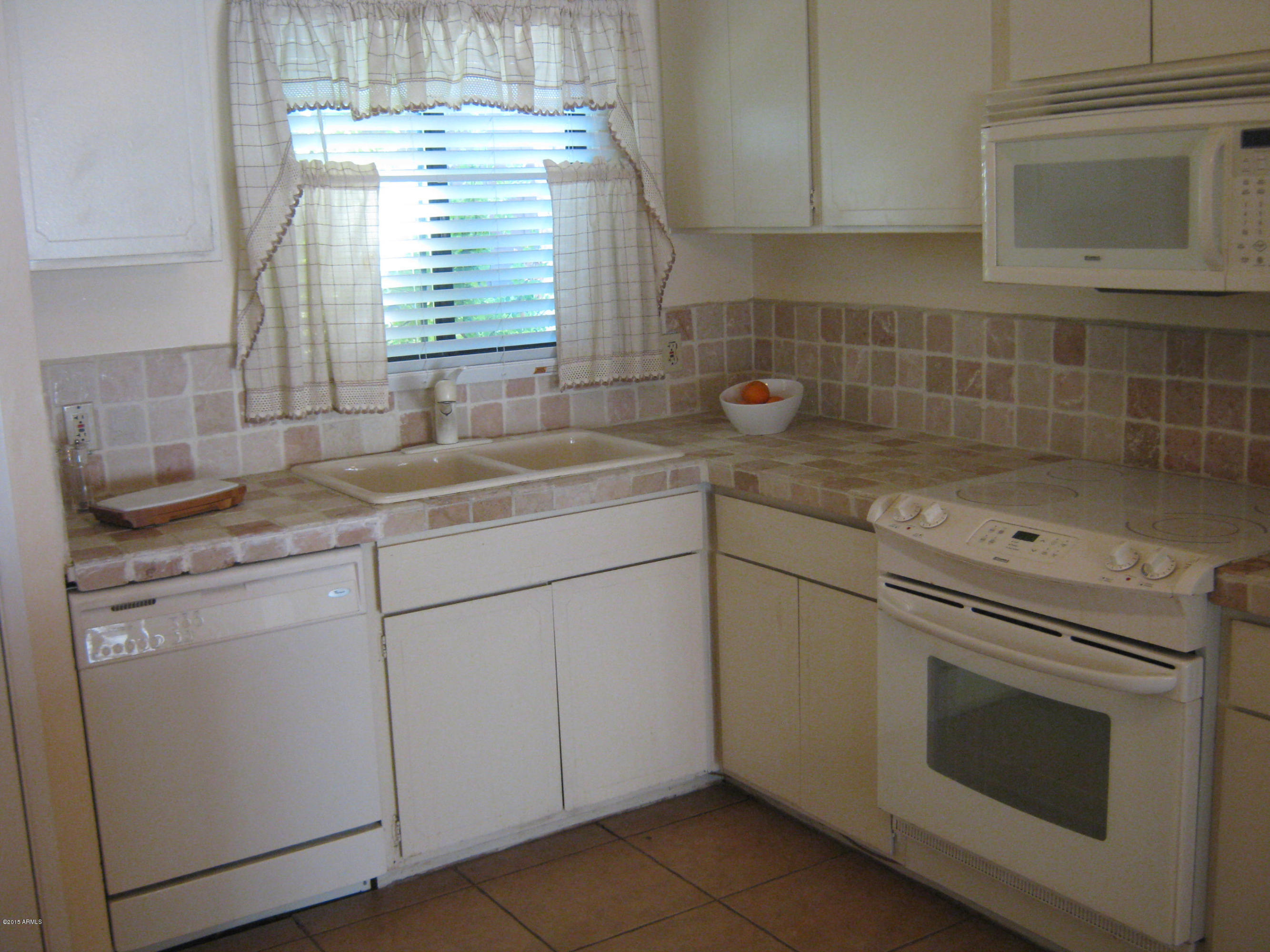 1450 East Bethany Home Road, Unit 30 Phoenix, AZ 85014 - Photo 5 of 19 IMG_1726