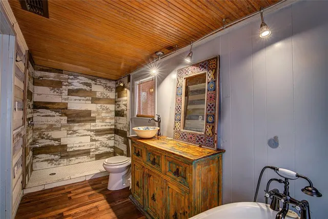 $429,990 | 25468 Highway 80, Grand Saline, TX 75140