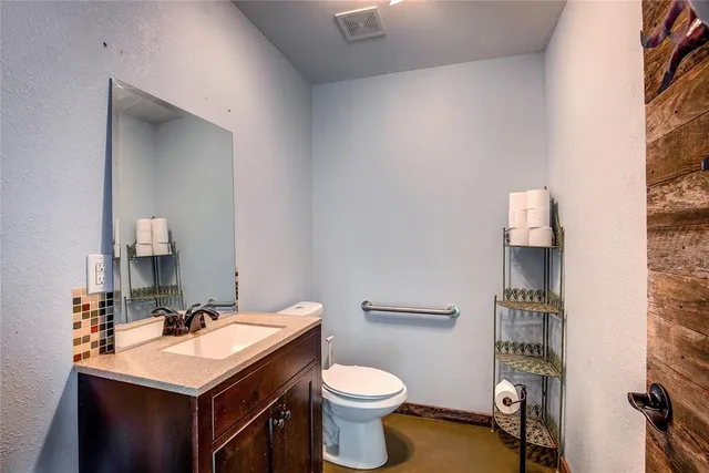 $429,990 | 25468 Highway 80, Grand Saline, TX 75140