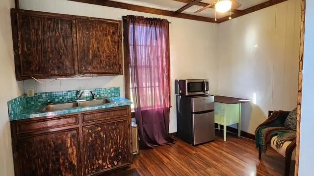 $429,990 | 25468 Highway 80, Grand Saline, TX 75140