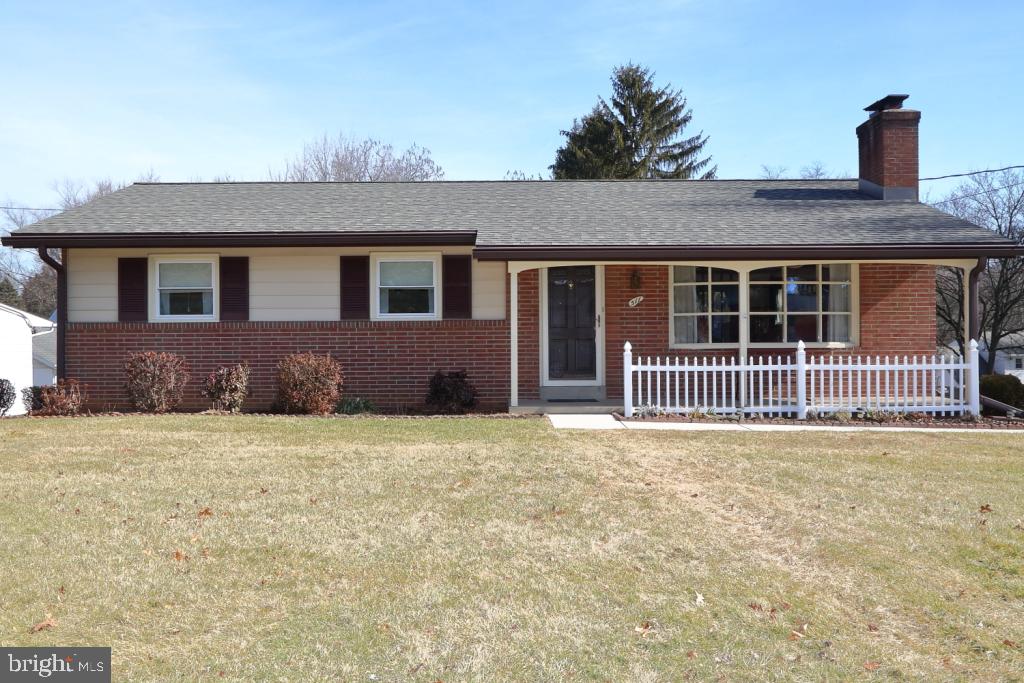 511 Saratoga Road Lancaster, PA 17603 - Photo 1 of 21 Main View