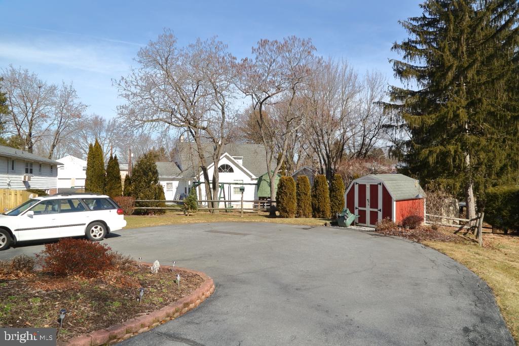 511 Saratoga Road Lancaster, PA 17603 - Photo 19 of 21 Parking Area