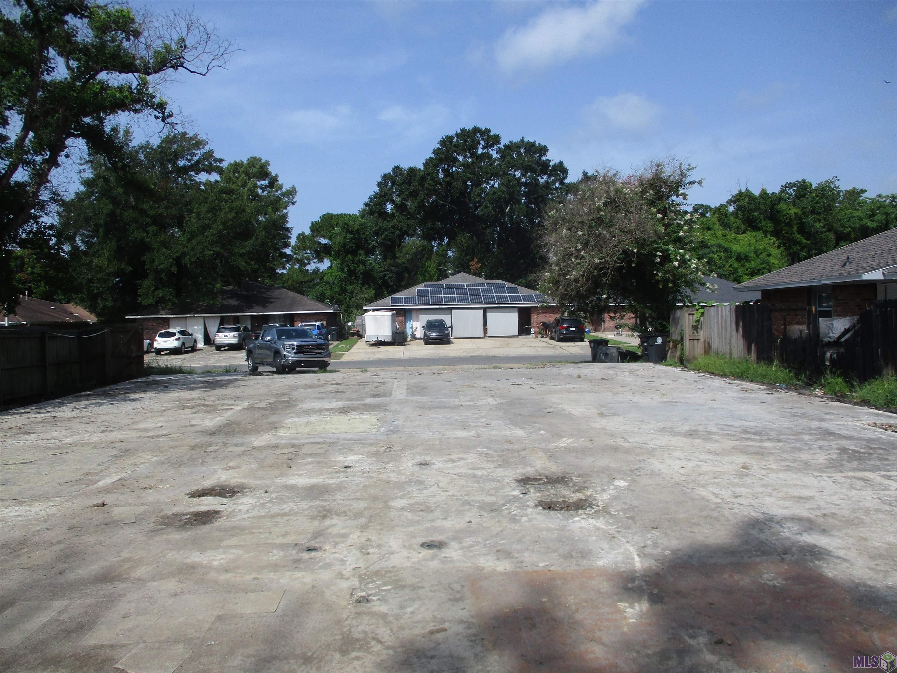 815-819 Holt Drive Baton Rouge, LA 70815 - Photo 4 of 4 Closer Street View