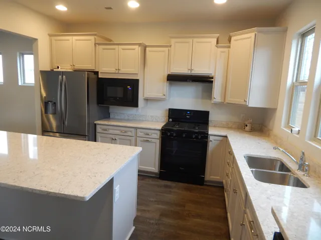 $2,550 | 533 Lyrebird Avenue, Wilmington, NC 28412