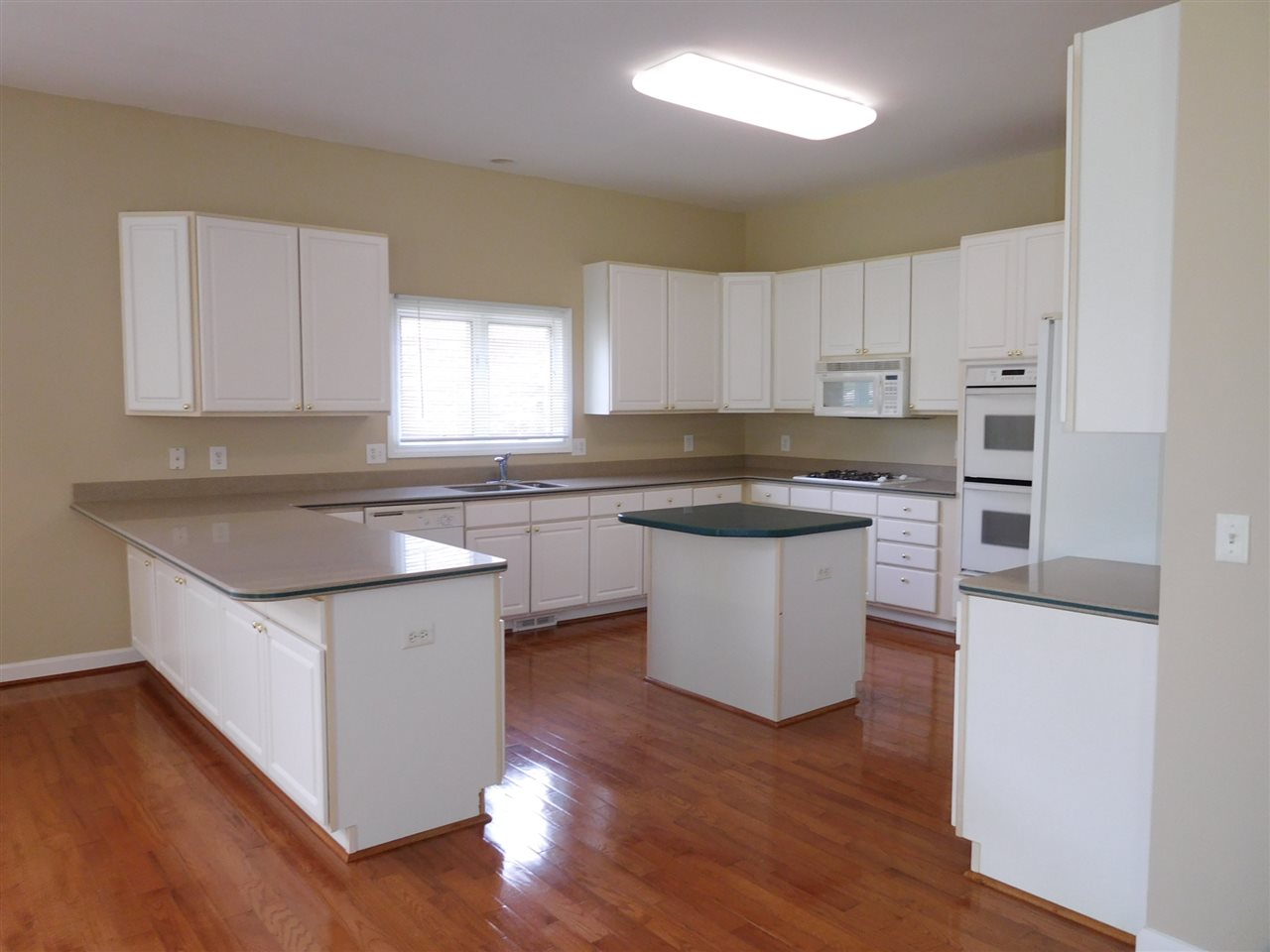 4675 Oakhurst Ridge Road Clarkston, MI 48348 - Photo 11 of 47 31283332-10.JPG
