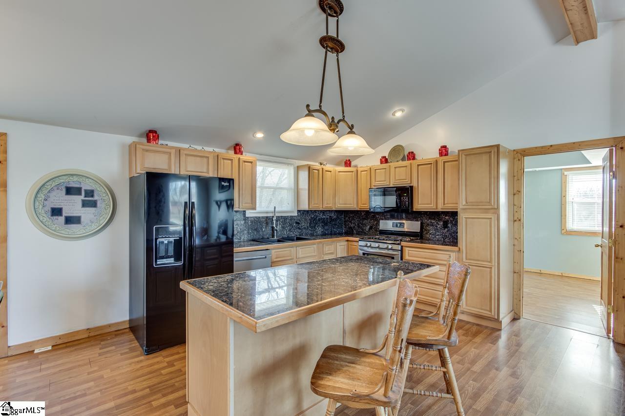 1533 Whitehall Road Anderson, SC 29625 - Photo 7 of 22 Gallery Image 7
