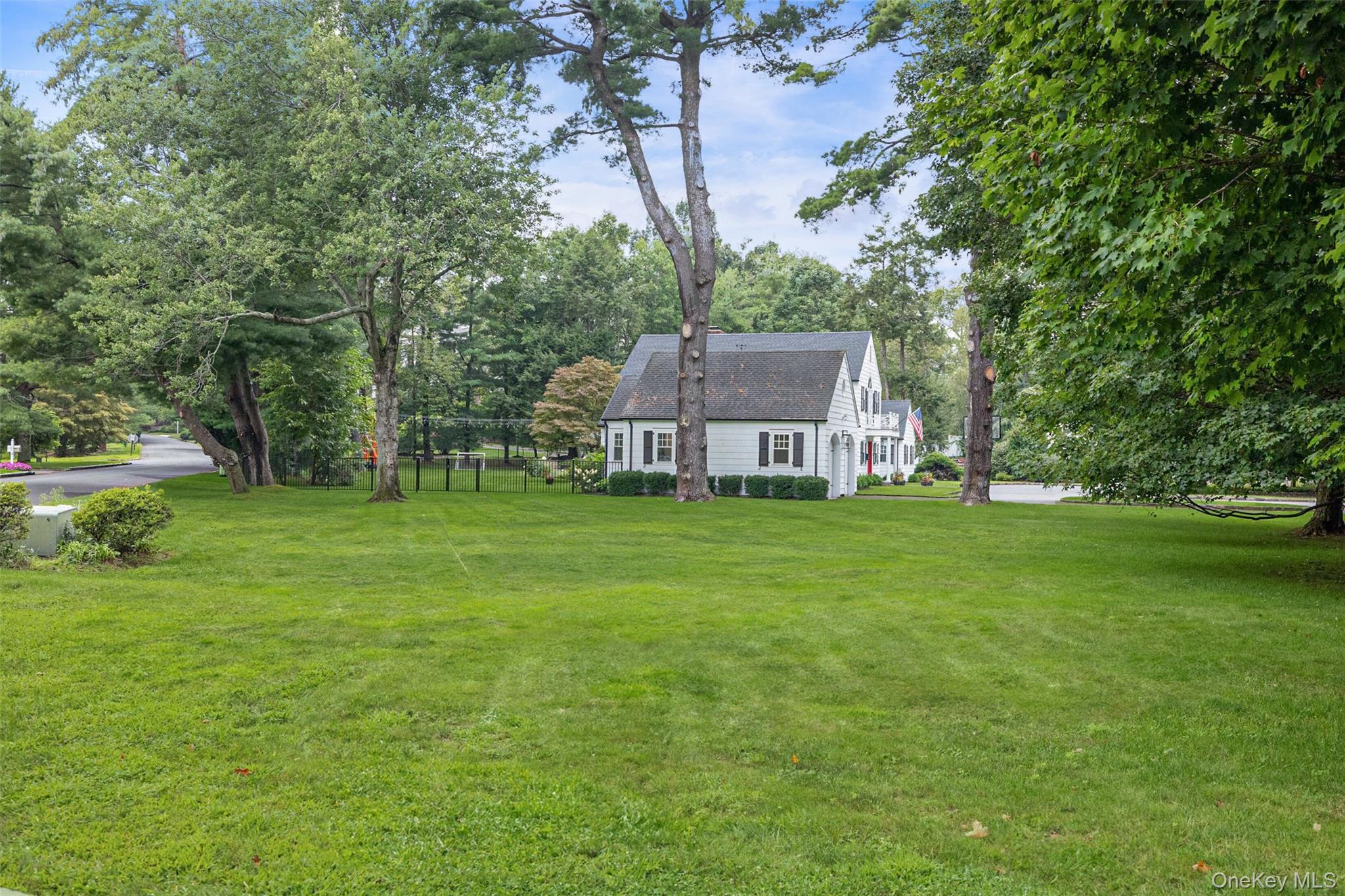 18 Lakeside Drive Rye, NY 10580 - Photo 40 of 43