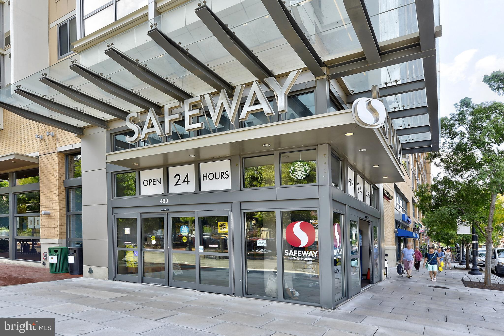 1125 12th Street Northwest, Unit 72 Washington, DC 20005 - Photo 24 of 36 Safeway is about a 10 minute walk