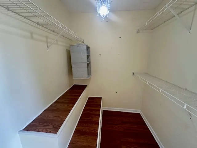 $2,095 | 312 Bunker Hill Circle, Aurora, IL 60504