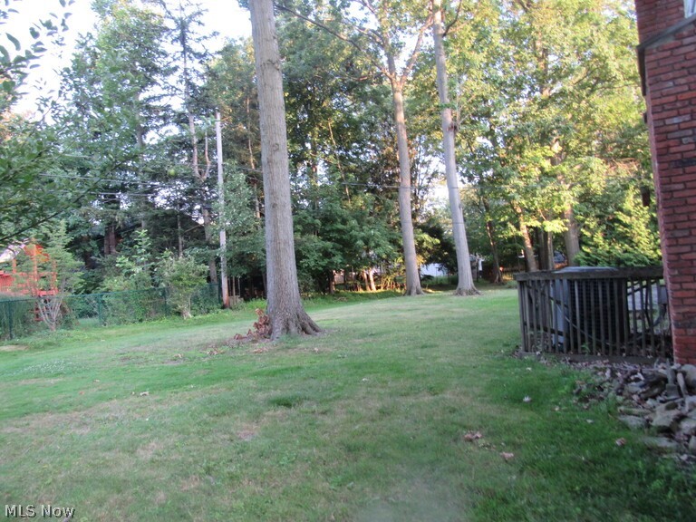 1847 Winchester Road Cleveland, OH 44124 - Photo 3 of 24 Gallery Image 3