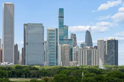 $1,055,000 | 1201 South Prairie Avenue, Unit 803, Chicago, IL 60605