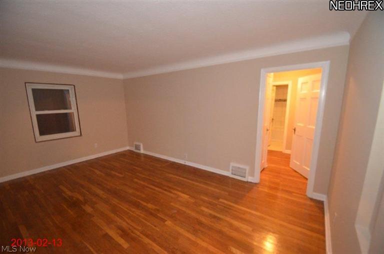 18002 Landseer Road Cleveland, OH 44119 - Photo 4 of 13 Gallery Image 4