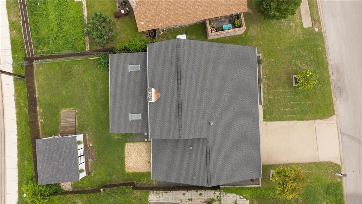 208 Skyloop Drive Austin, TX 78745 - Photo 29 of 34