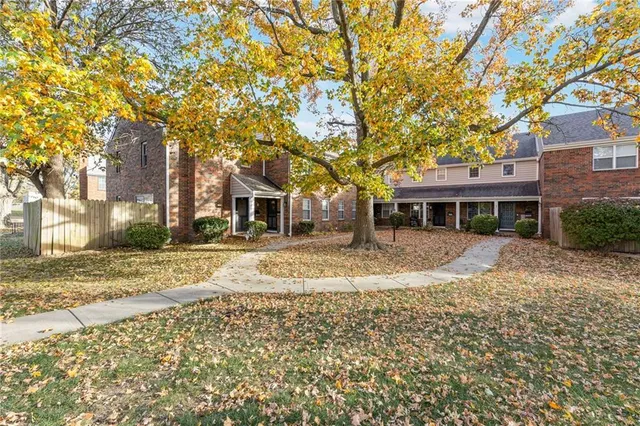 $190,000 | 3619 Northeast 68 Terrace, Gladstone, MO 64119