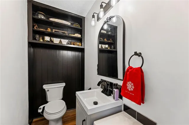 $190,000 | 3619 Northeast 68 Terrace, Gladstone, MO 64119