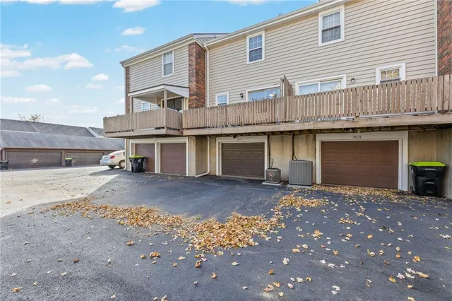 $190,000 | 3619 Northeast 68 Terrace, Gladstone, MO 64119