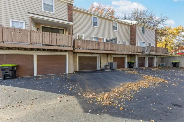 $190,000 | 3619 Northeast 68 Terrace, Gladstone, MO 64119