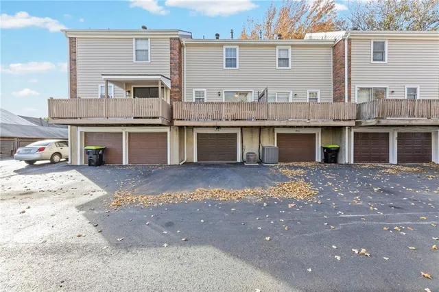 $190,000 | 3619 Northeast 68 Terrace, Gladstone, MO 64119