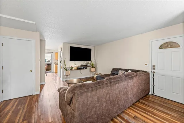 $190,000 | 3619 Northeast 68 Terrace, Gladstone, MO 64119