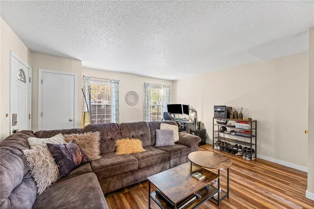 $190,000 | 3619 Northeast 68 Terrace, Gladstone, MO 64119