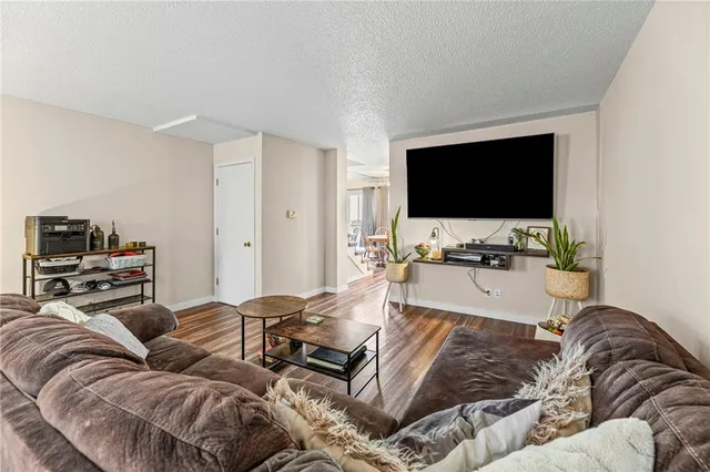 $190,000 | 3619 Northeast 68 Terrace, Gladstone, MO 64119