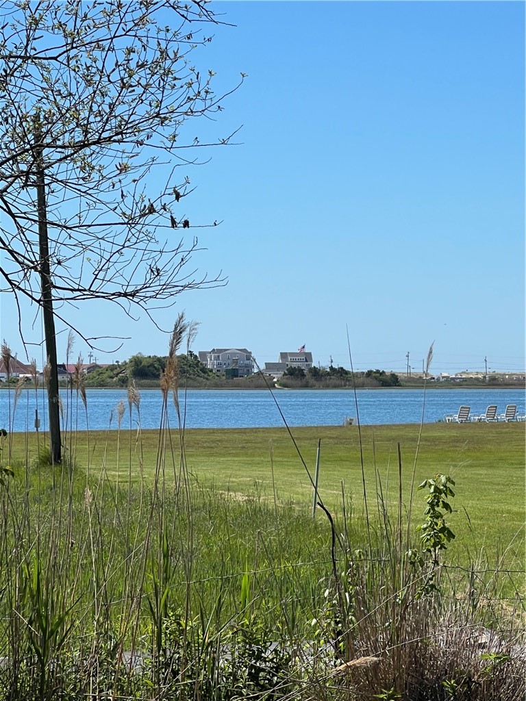 20 Vía Roma Westerly, RI 02891 - Photo 3 of 12