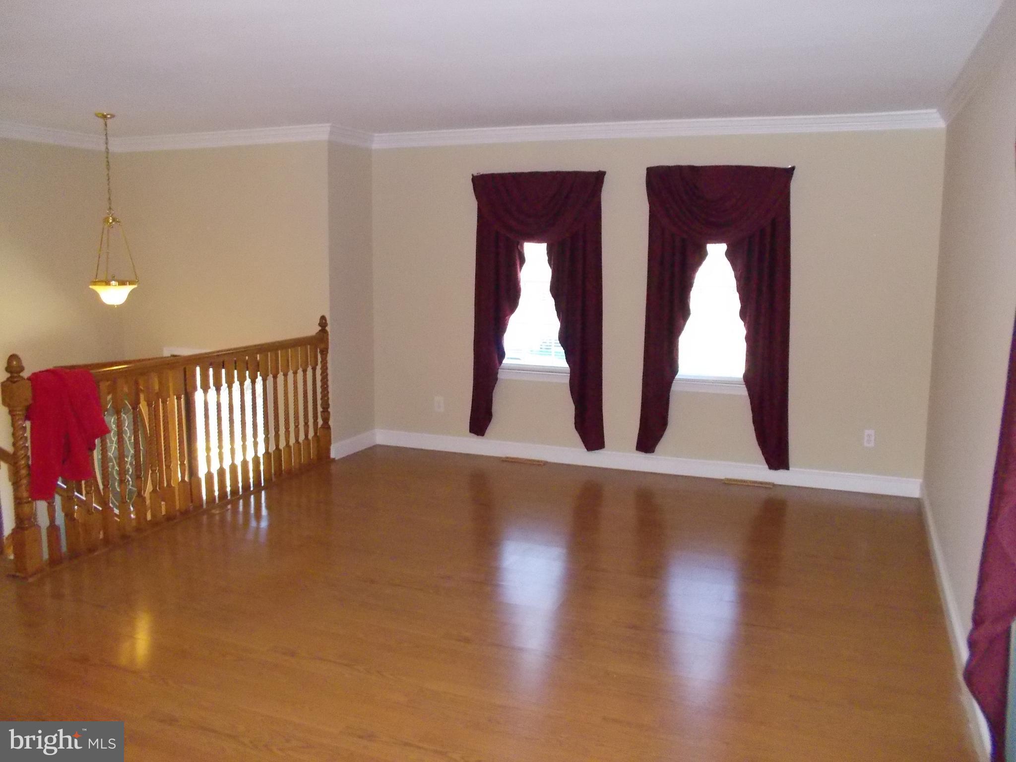 7485 Robin Road La Plata, MD 20646 - Photo 4 of 29 Living Room