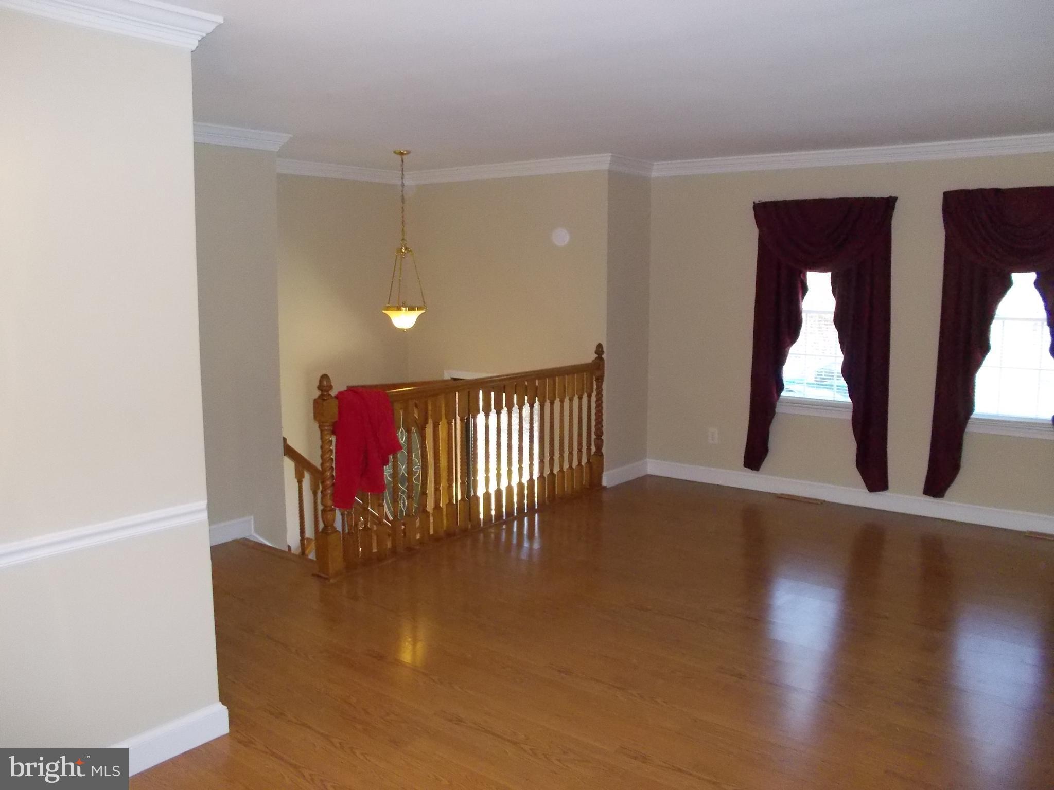 7485 Robin Road La Plata, MD 20646 - Photo 5 of 29 Living Room