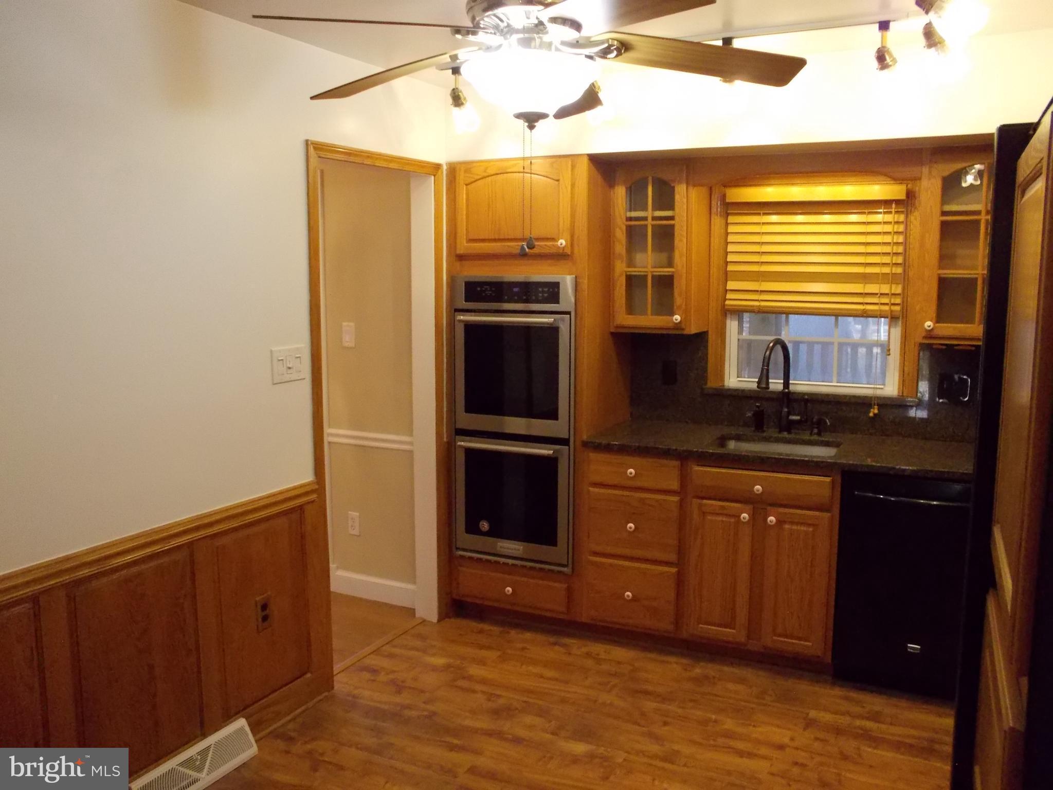 7485 Robin Road La Plata, MD 20646 - Photo 7 of 29 Kitchen