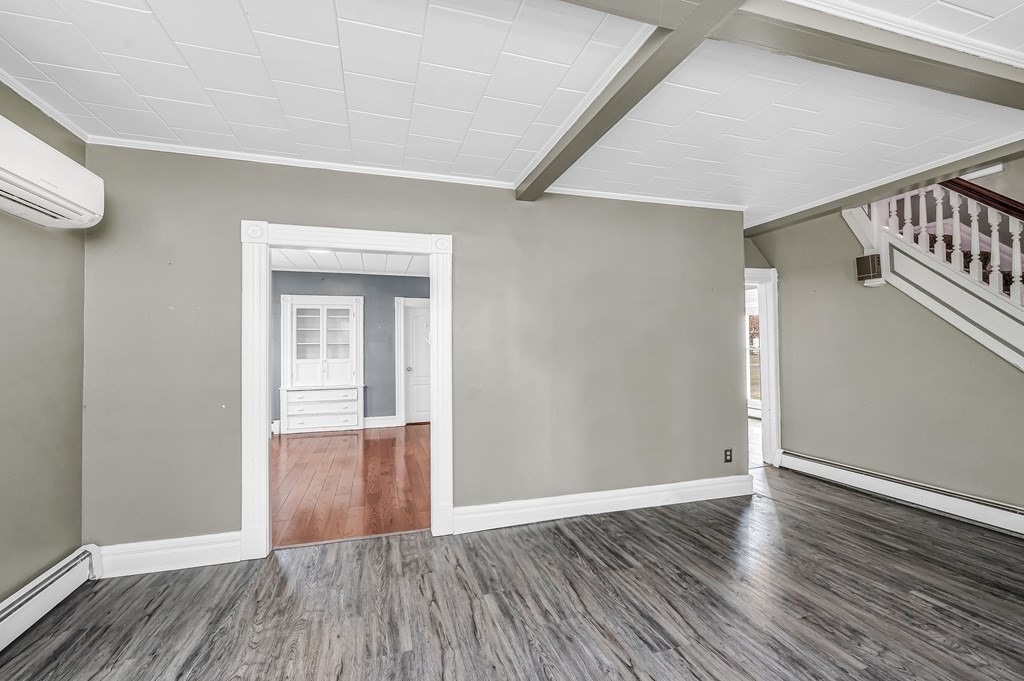 465 Allen Street Springfield, MA 01118 - Photo 15 of 37