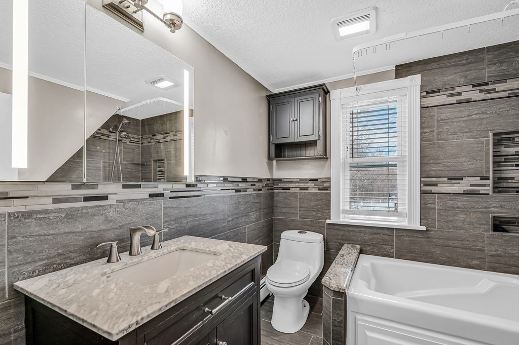 465 Allen Street Springfield, MA 01118 - Photo 17 of 37