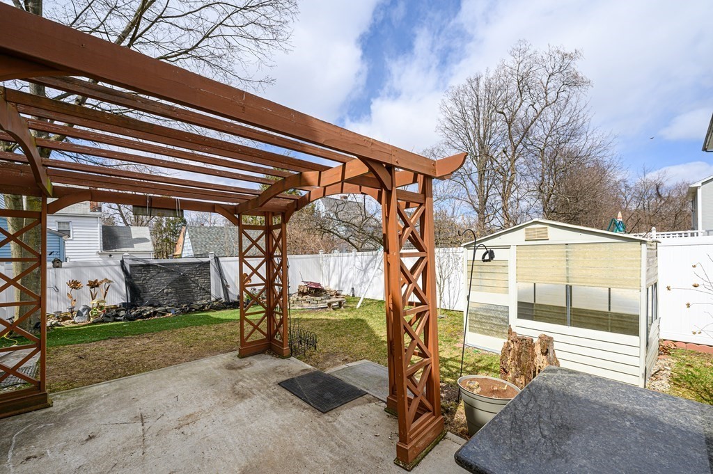 465 Allen Street Springfield, MA 01118 - Photo 31 of 37