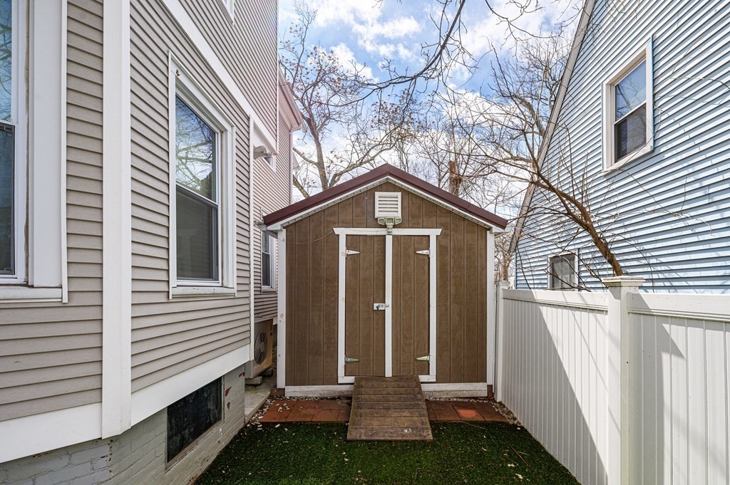 465 Allen Street Springfield, MA 01118 - Photo 32 of 37