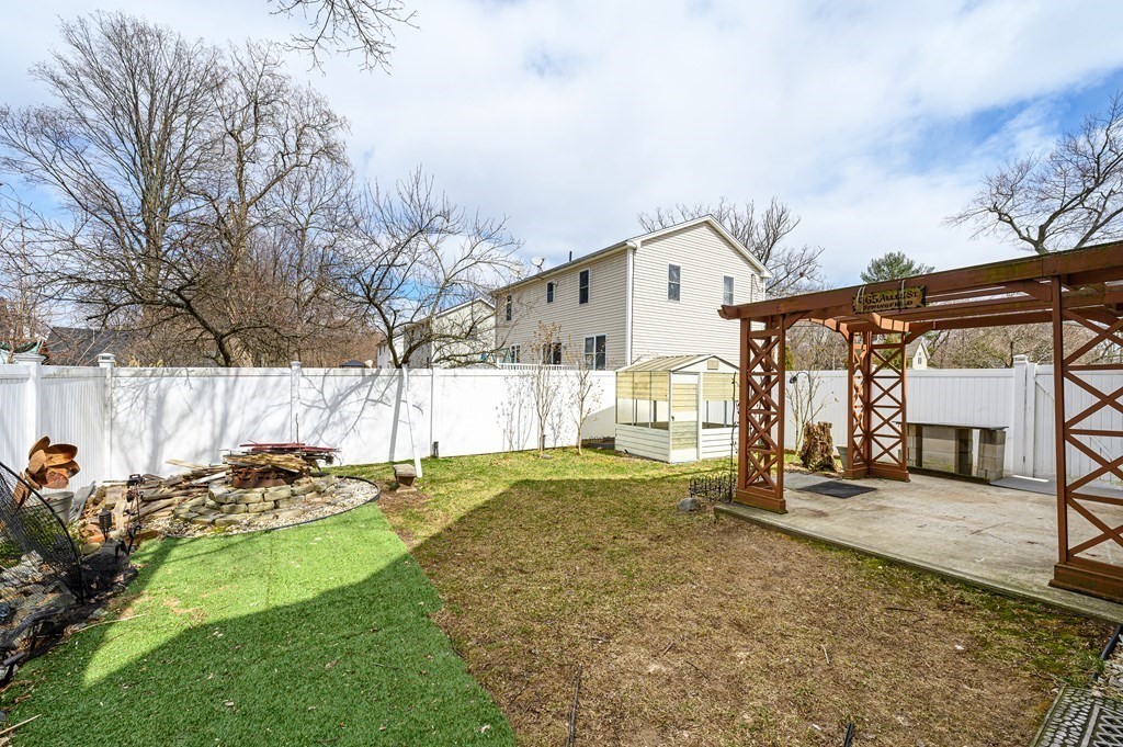 465 Allen Street Springfield, MA 01118 - Photo 33 of 37