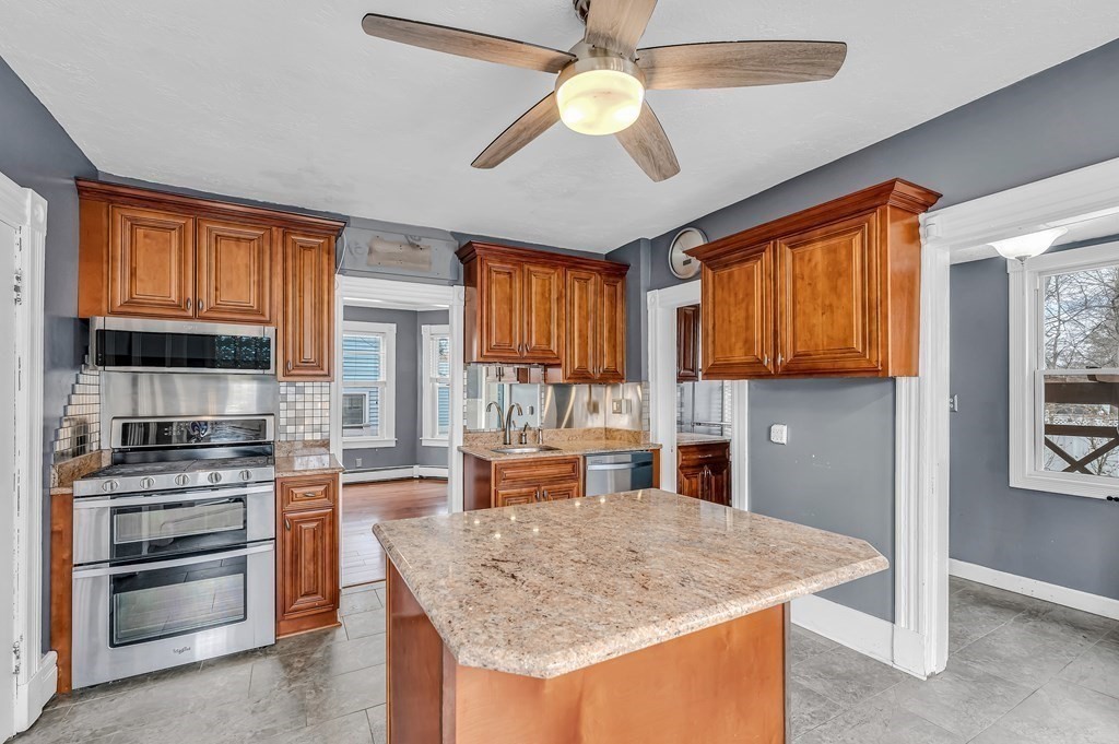 465 Allen Street Springfield, MA 01118 - Photo 6 of 37